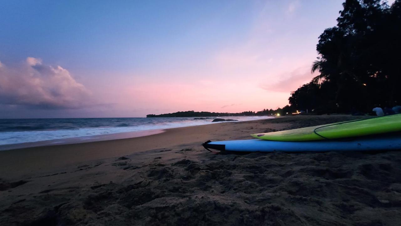 Surf Beach Hotel Arugam Bay Esterno foto