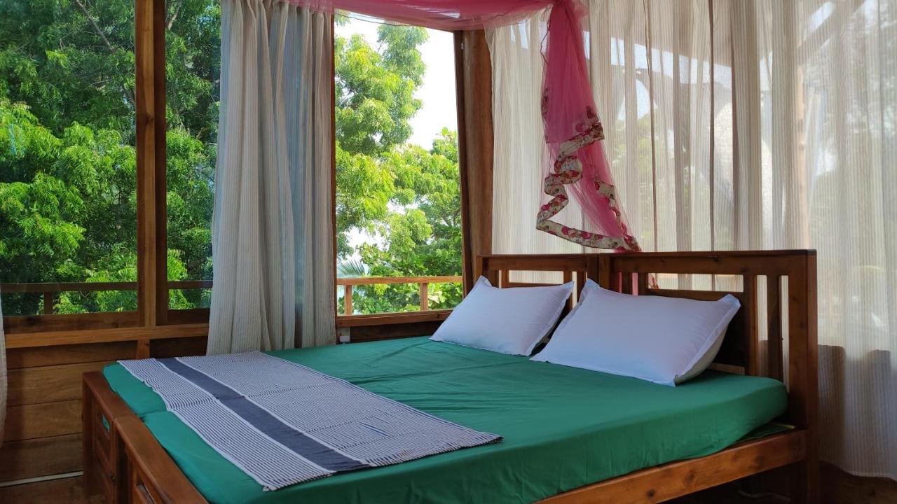 Surf Beach Hotel Arugam Bay Esterno foto