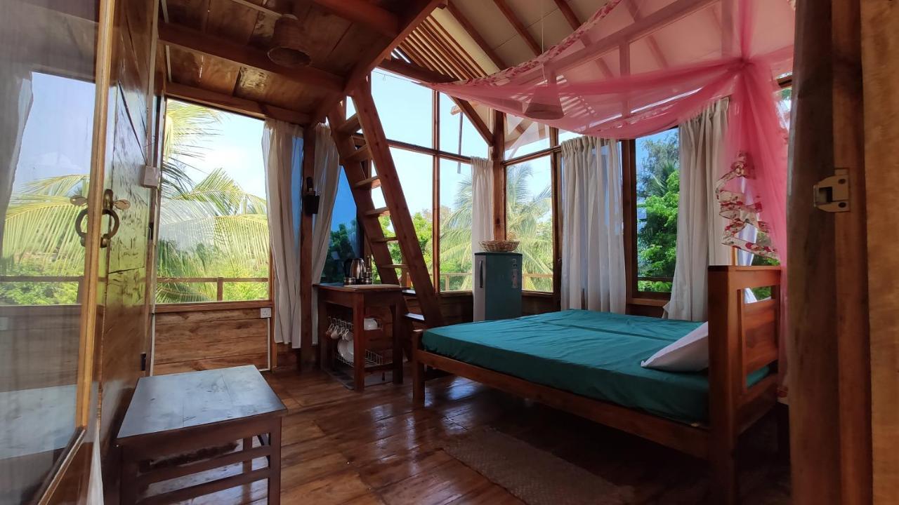 Surf Beach Hotel Arugam Bay Esterno foto