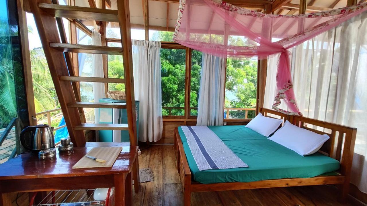 Surf Beach Hotel Arugam Bay Esterno foto