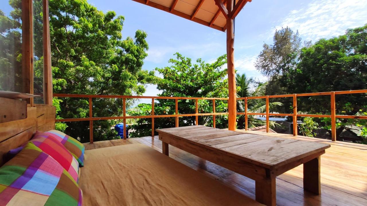 Surf Beach Hotel Arugam Bay Esterno foto