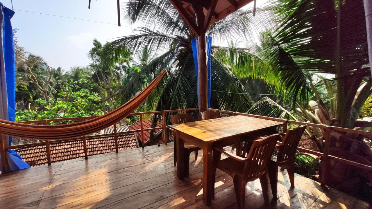 Surf Beach Hotel Arugam Bay Esterno foto