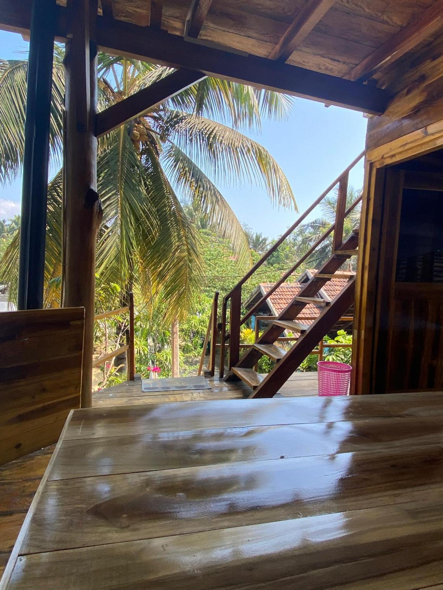 Surf Beach Hotel Arugam Bay Esterno foto