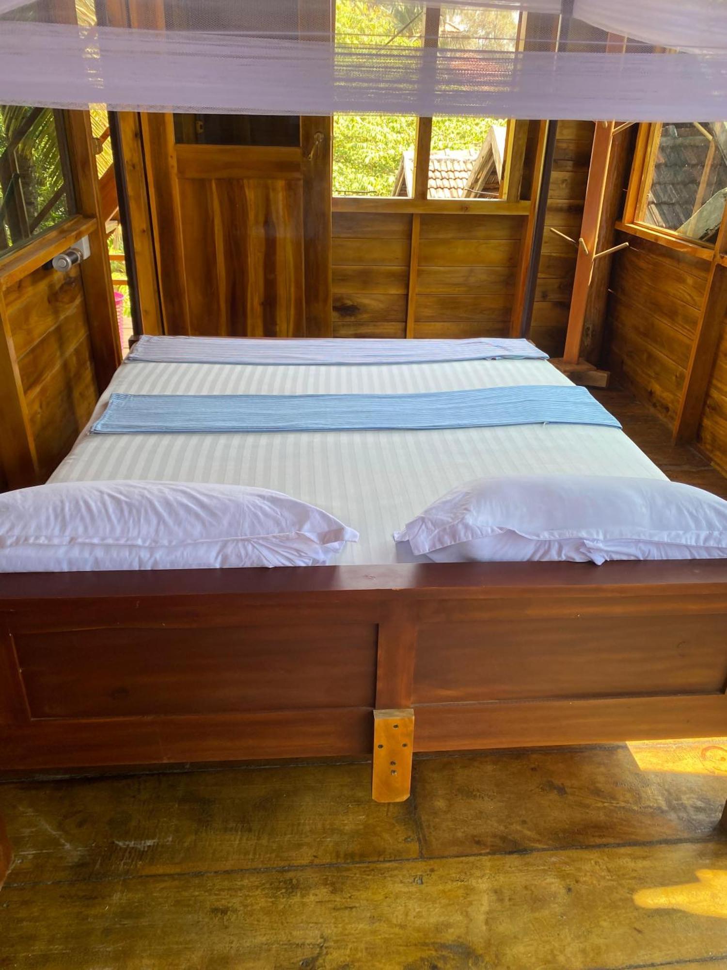 Surf Beach Hotel Arugam Bay Esterno foto