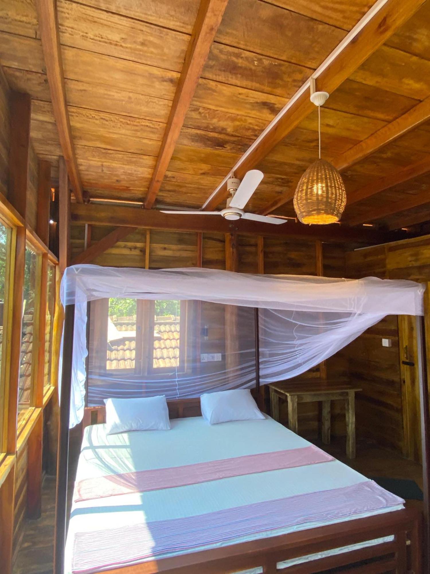Surf Beach Hotel Arugam Bay Esterno foto