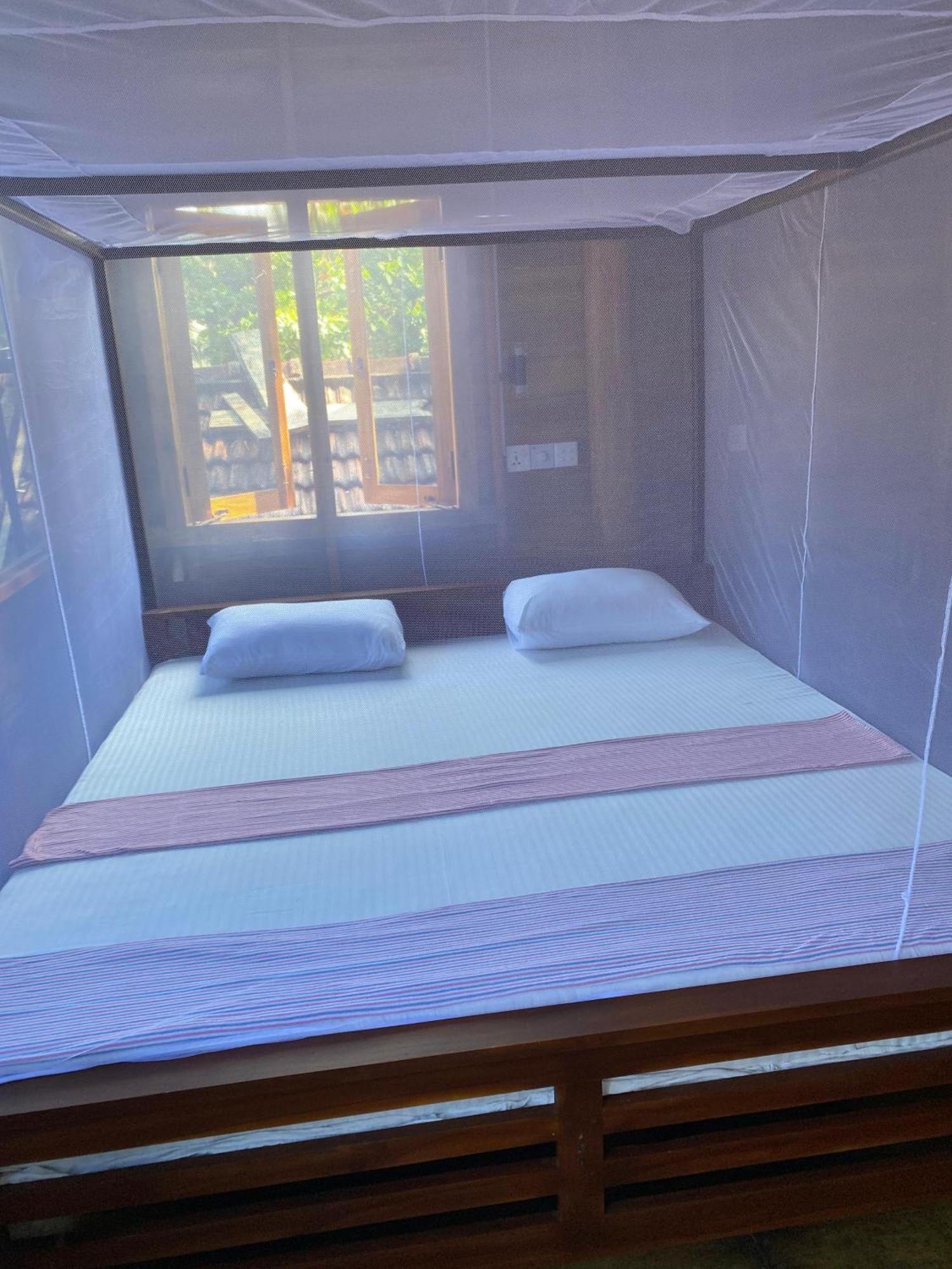 Surf Beach Hotel Arugam Bay Esterno foto