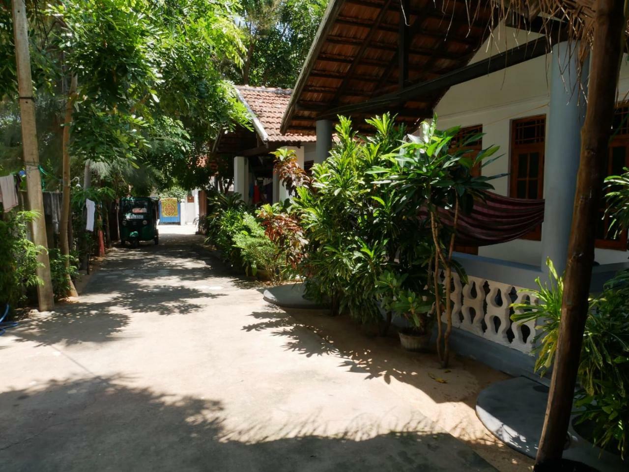 Surf Beach Hotel Arugam Bay Esterno foto
